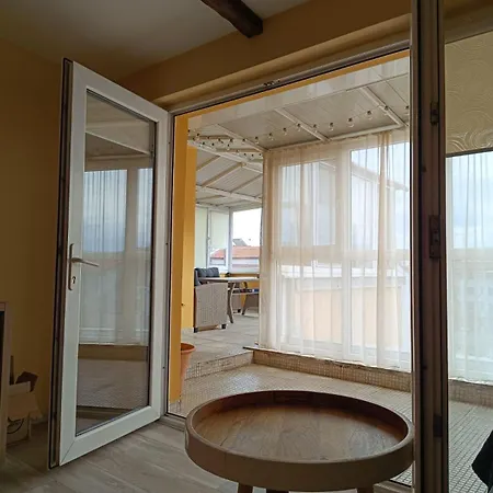 Arte Casa 아파트 부르가스